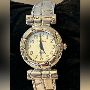 Geneva Elite Ladies Silver‎ Dial Cuff Watch No. 974, Silver Tone - New Battery